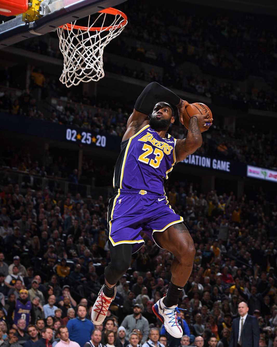 平的比赛瞬 平的比赛瞬